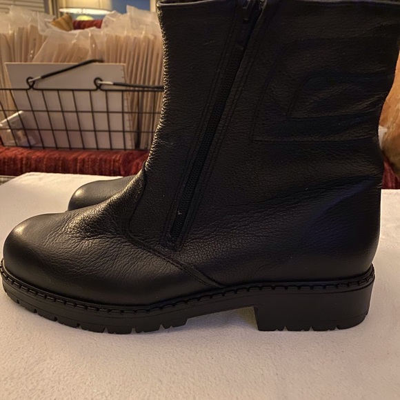 Men’s Leather Waterproof Boot Size 10.5 Wide - Picture 3 of 6